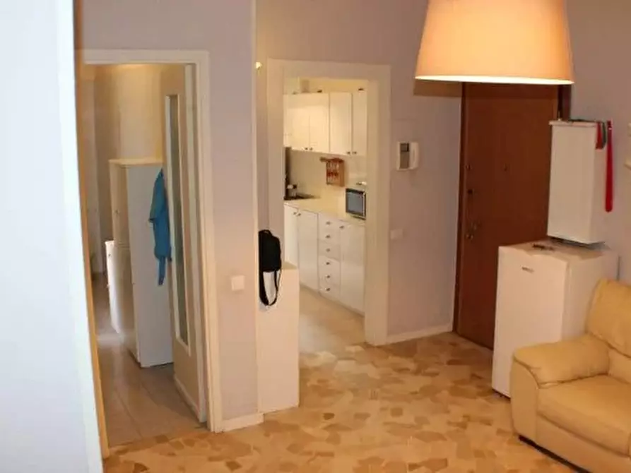 Immagine 21 di Casa trifamiliare in affitto  a Milano