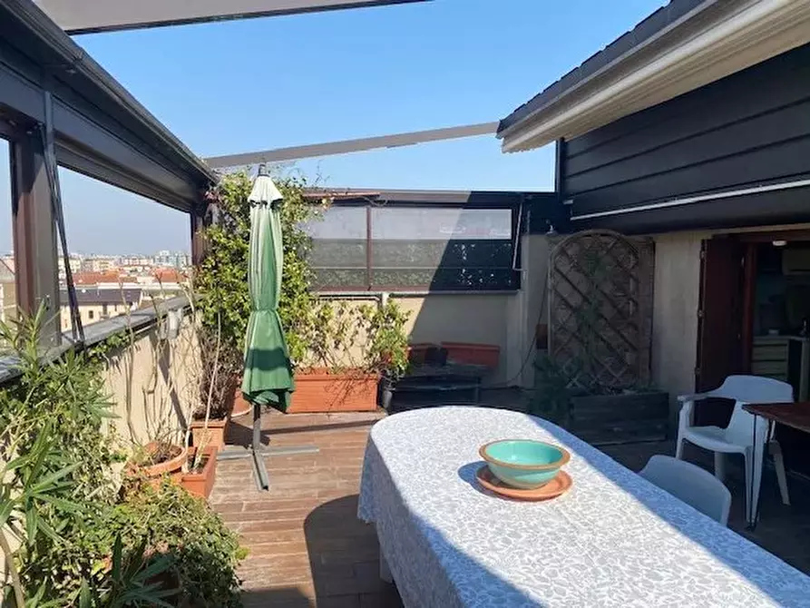 Immagine 1 di Casa trifamiliare in vendita  in Via Francesco Ingegnoli, 24 a Milano