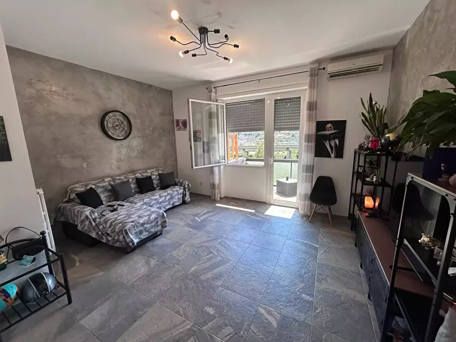 Immagine 1 di Casa trifamiliare in vendita  a Ventimiglia