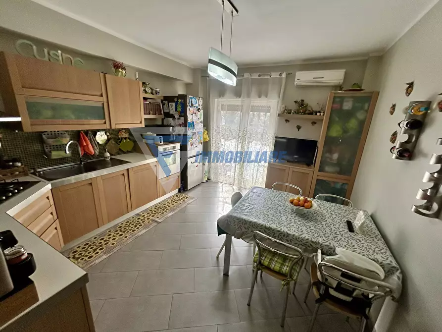 Immagine 4 di Casa trifamiliare in vendita  in Via Vincenzo Boscarino a Siracusa