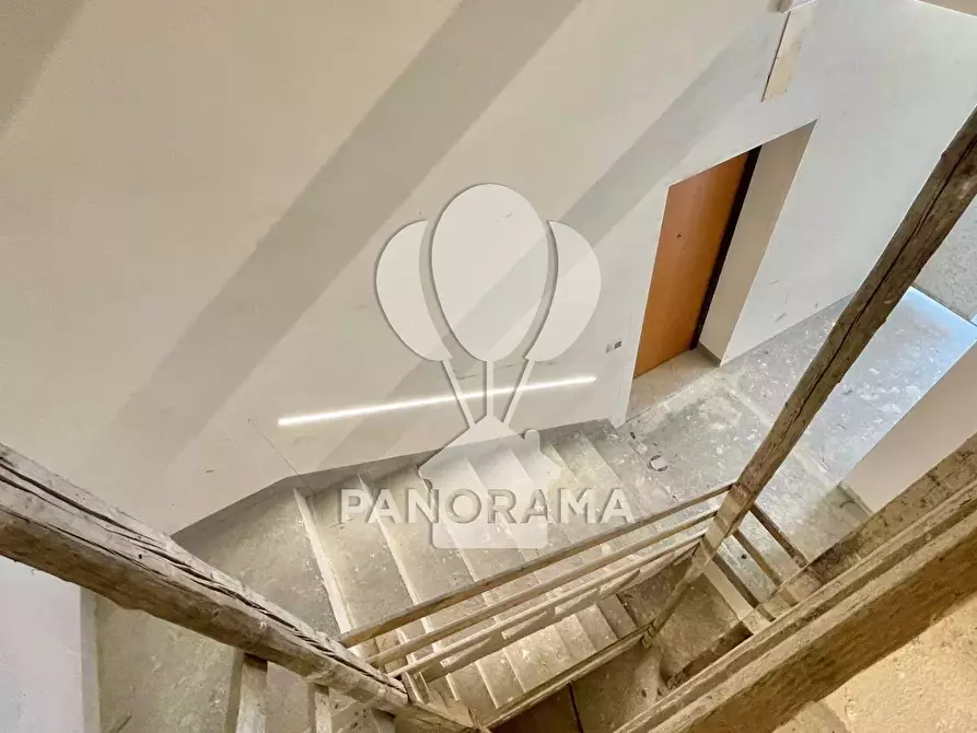 Immagine 12 di Casa trifamiliare in vendita  in via pertini a Alcamo