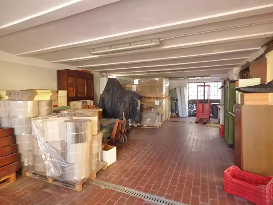 Immagine 4 di Casa trifamiliare in vendita  a Dogliani