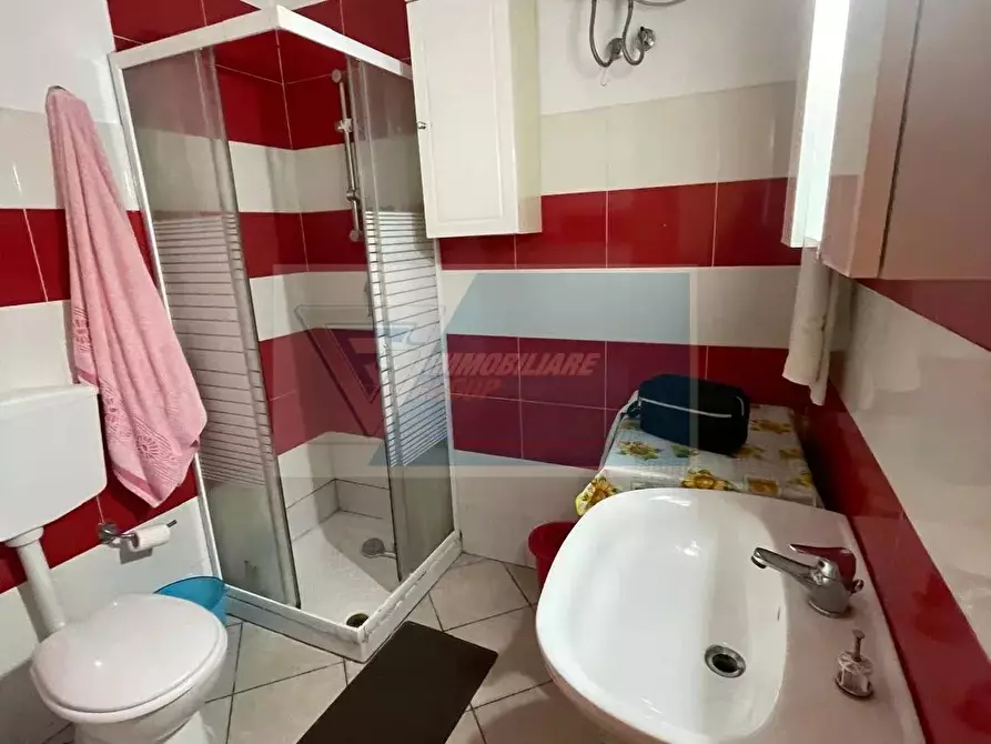 Immagine 6 di Casa trifamiliare in vendita  in Via Milano a Buccheri