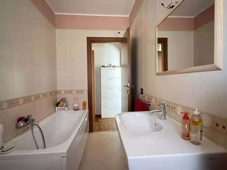 Immagine 11 di Casa trifamiliare in vendita  in Contrada Muoio Piccolo, 40 a Cosenza