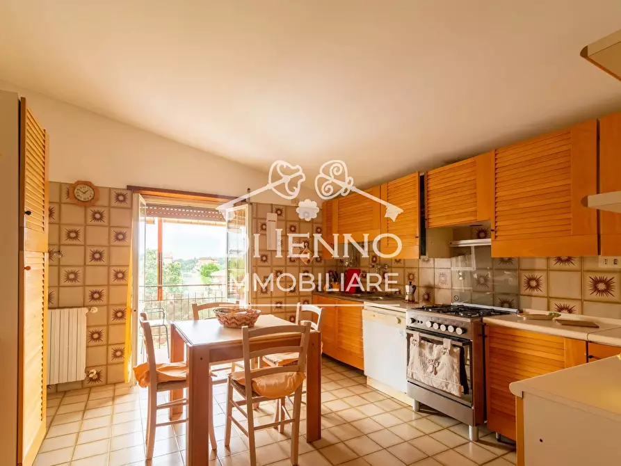 Immagine 7 di Casa trifamiliare in vendita  in Via Castenedolo a Roma