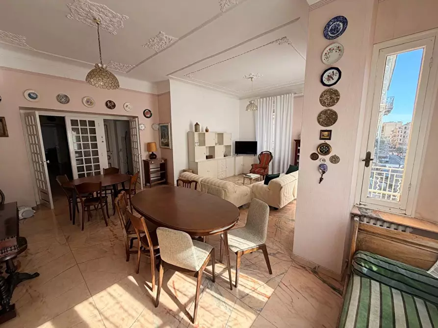 Immagine 2 di Casa trifamiliare in vendita  in Via Cavour, 29 a Ventimiglia