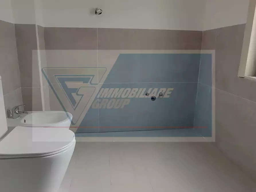 Immagine 13 di Casa trifamiliare in affitto  in Via Monviso a Siracusa