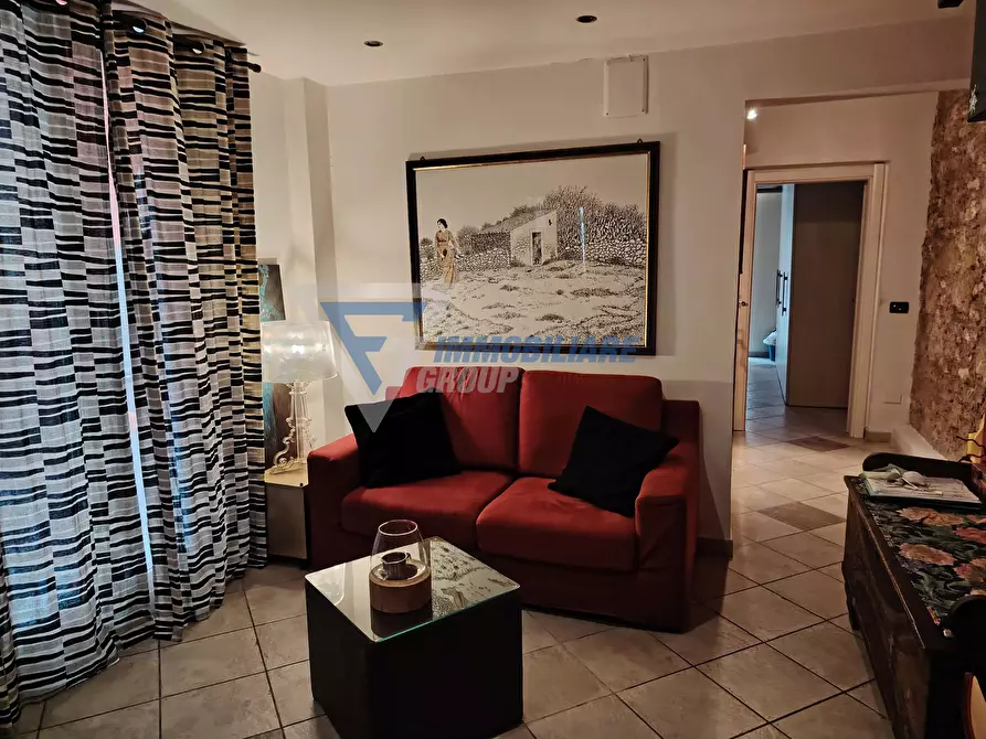 Immagine 3 di Casa trifamiliare in vendita  in Via Eumelo a Siracusa