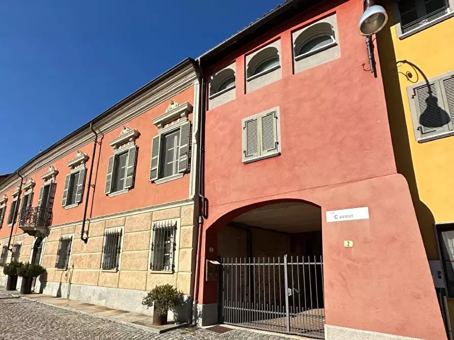 Immagine 1 di Casa trifamiliare in vendita  a Barolo
