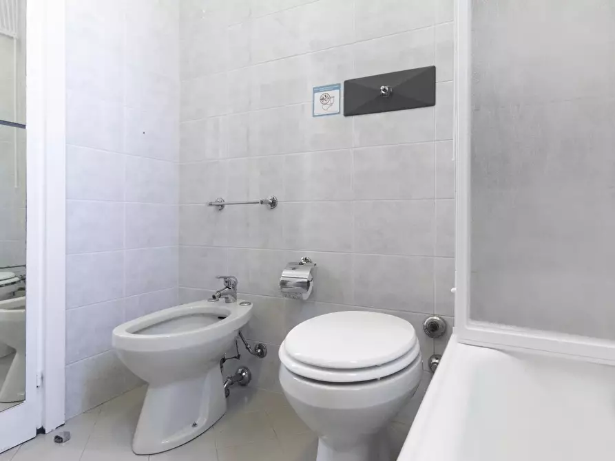 Immagine 17 di Casa trifamiliare in vendita  in Nona Strada, 7 a Buccinasco