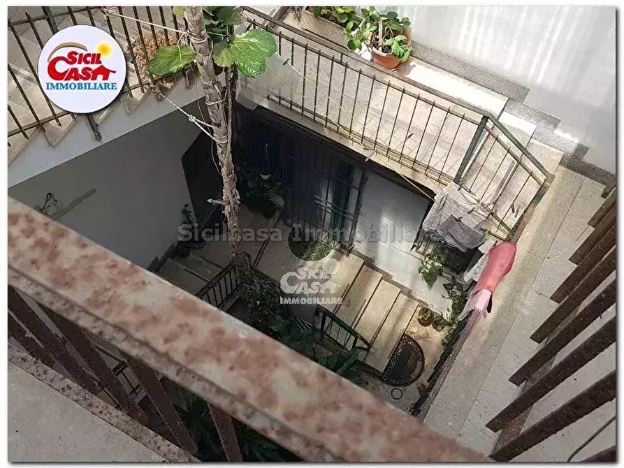 Immagine 1 di Casa trifamiliare in vendita  a Marsala
