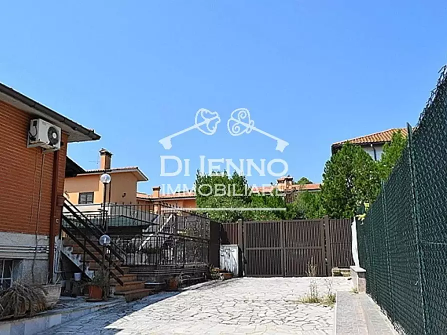 Immagine 3 di Casa trifamiliare in vendita  a Rignano Flaminio