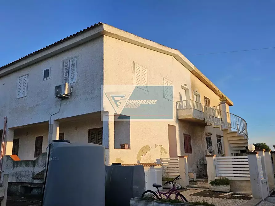 Immagine 2 di Casa trifamiliare in vendita  a Noto