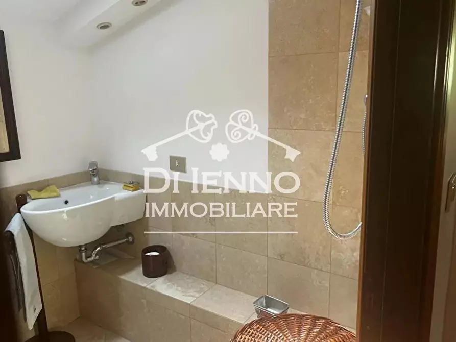 Immagine 10 di Casa trifamiliare in affitto  a Roma
