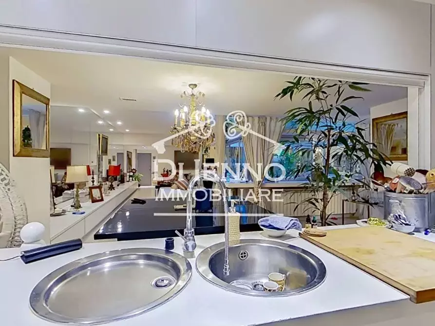 Immagine 26 di Casa trifamiliare in vendita  in Via dei Colli della Farnesina a Roma