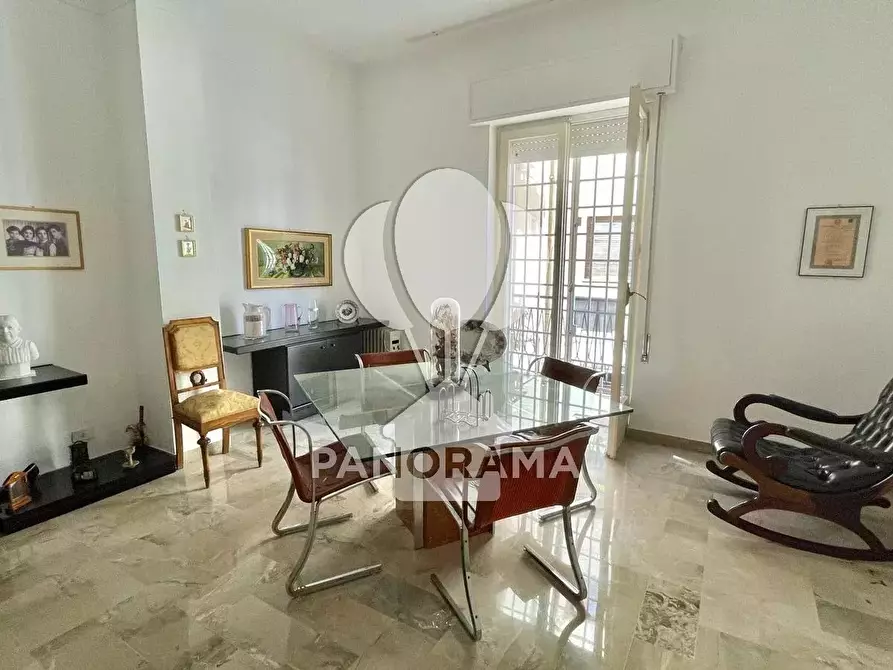 Immagine 3 di Casa trifamiliare in vendita  in Via Torquato Tasso a Alcamo