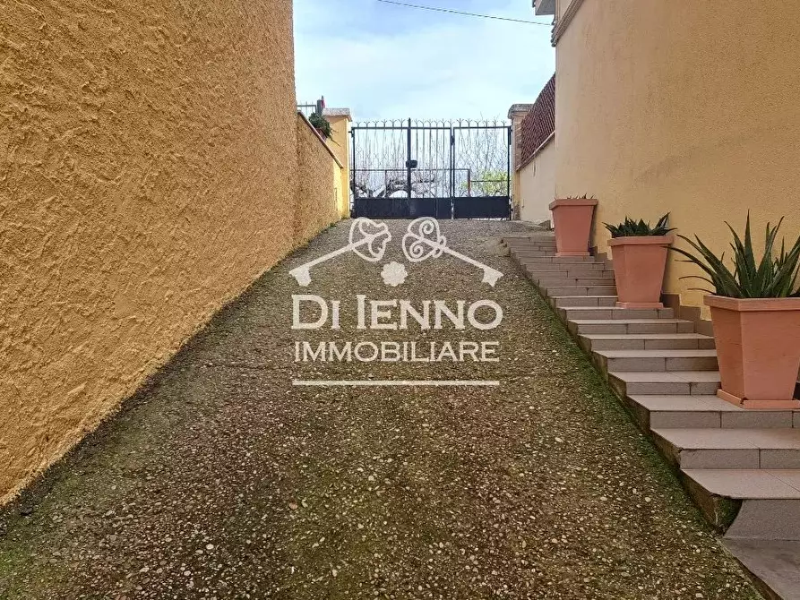 Immagine 3 di Casa trifamiliare in vendita  a Canale Monterano