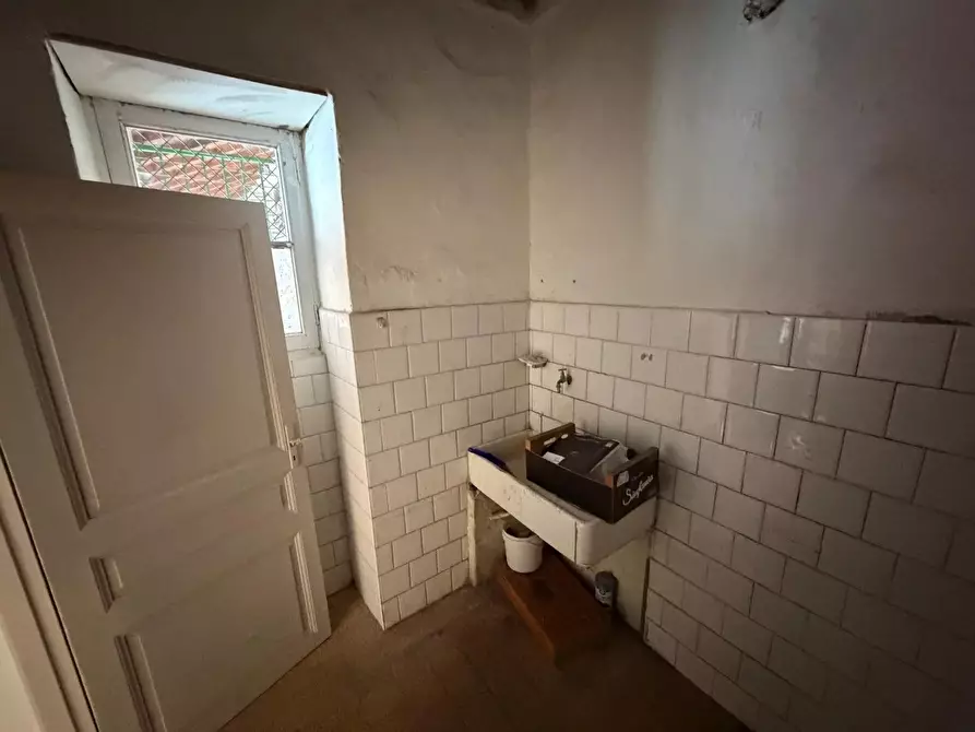 Immagine 8 di Casa trifamiliare in vendita  in Vico Sant'Agostino 7 Ventimiglia a Ventimiglia