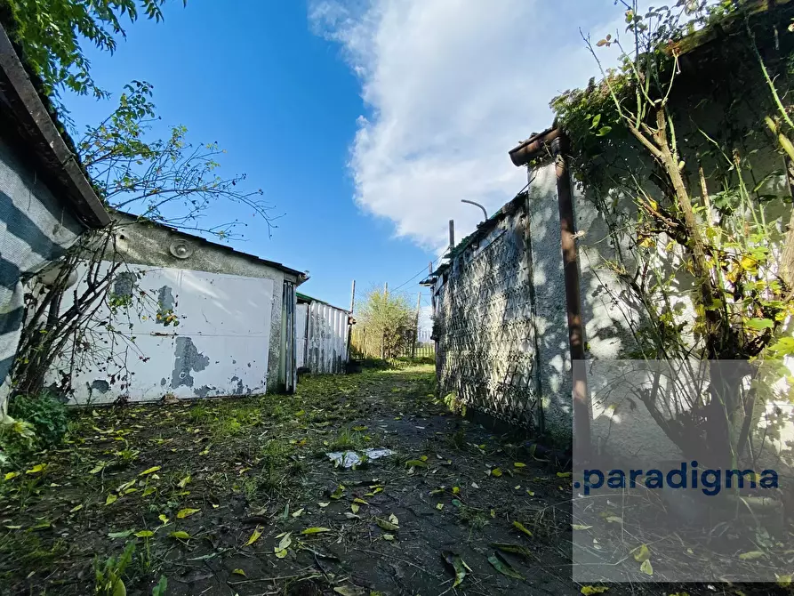 Immagine 29 di Casa trifamiliare in vendita  a Alluvioni Cambio'