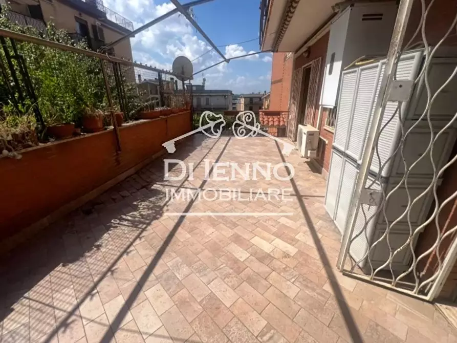 Immagine 3 di Casa trifamiliare in vendita  in Via Terranuova Bracciolini a Roma
