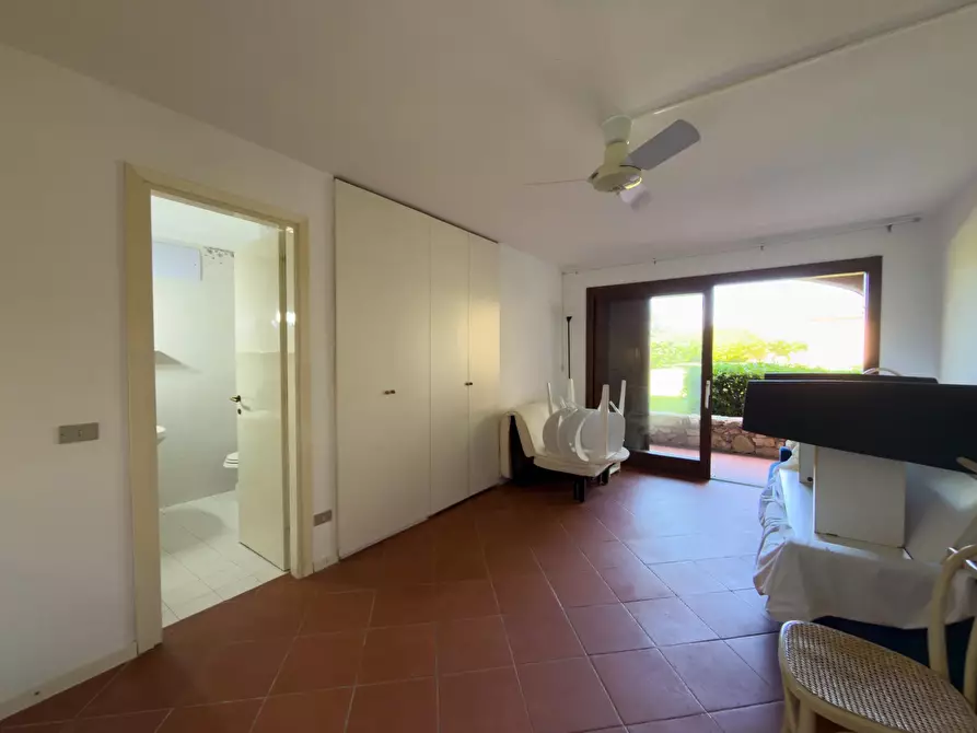Immagine 9 di Casa trifamiliare in vendita  in Via della Bilancia, 8 a Olbia