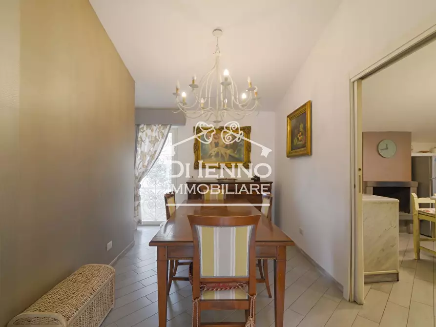 Immagine 13 di Casa trifamiliare in vendita  in Via Riserva del Bagno, 10 a Roma