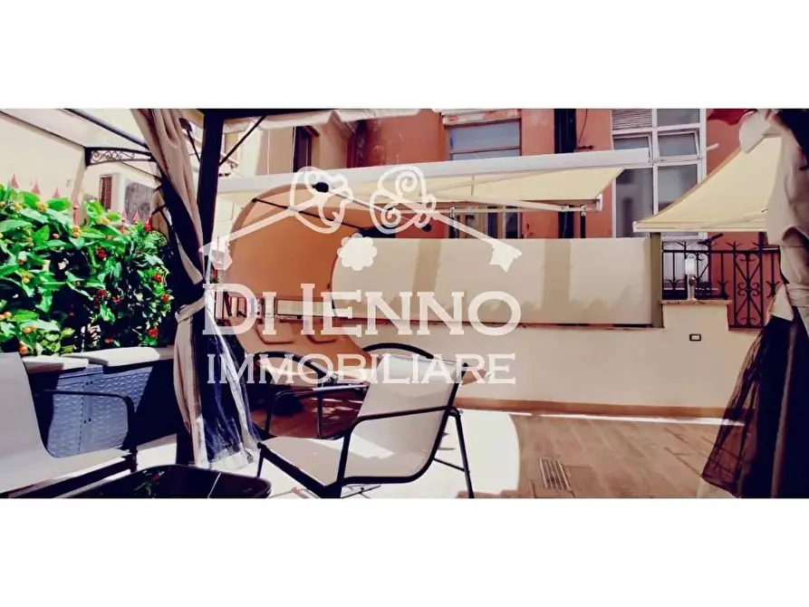 Immagine 3 di Casa trifamiliare in vendita  in Via Napoleone III a Roma