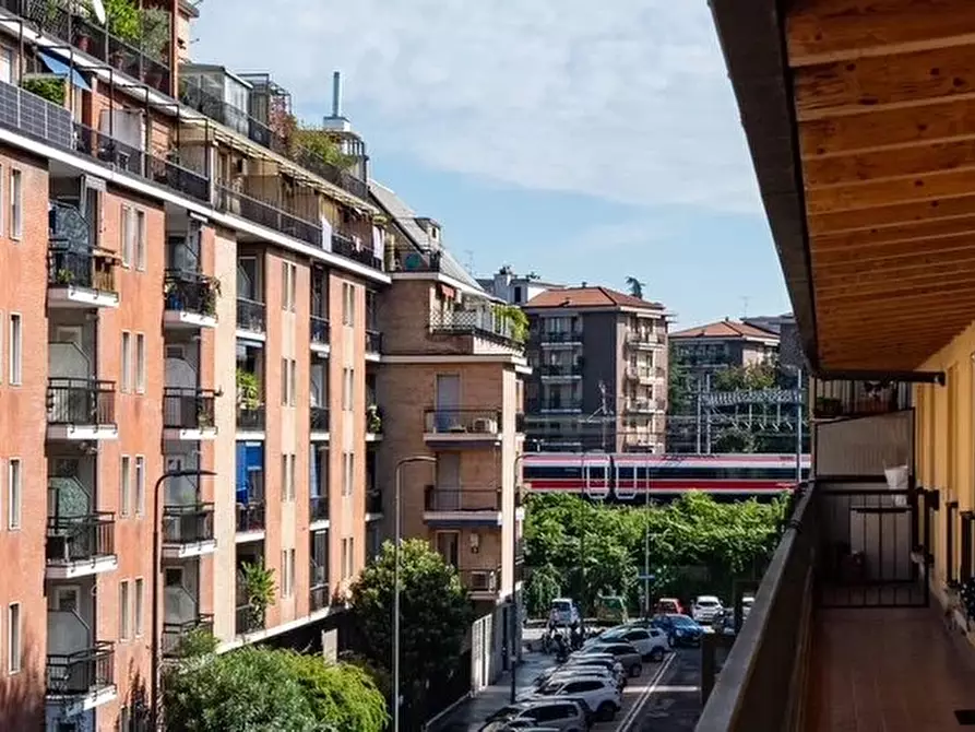 Immagine 11 di Casa trifamiliare in vendita  a Milano