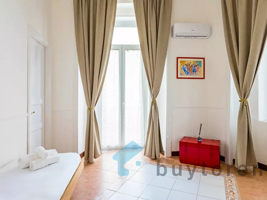 Immagine 33 di Casa trifamiliare in vendita  in Piazzetta Rosario di Palazzo, 10. a Napoli