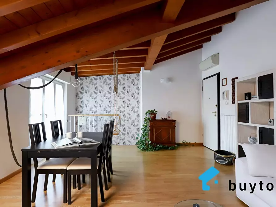 Immagine 1 di Casa trifamiliare in vendita  in Via Cristoforo Colombo, 4 a Villasanta