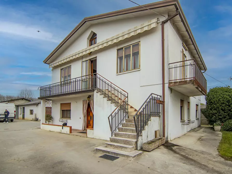 Immagine 51 di Casa trifamiliare in vendita  a Albignasego