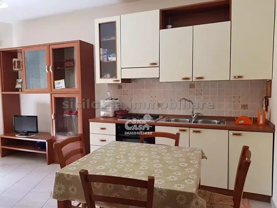 Immagine 3 di Casa trifamiliare in vendita  a Marsala