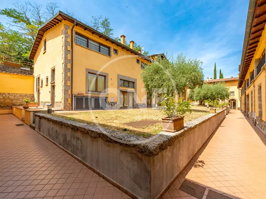 Immagine 1 di Casa trifamiliare in vendita  in Terre Gialle a Castel Del Piano