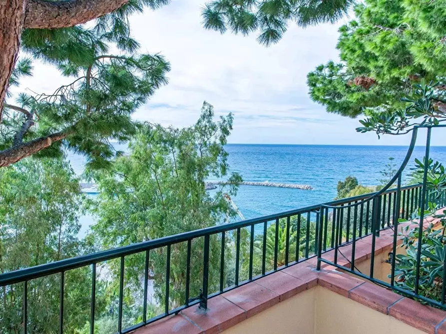 Immagine 14 di Casa trifamiliare in affitto  a Ventimiglia