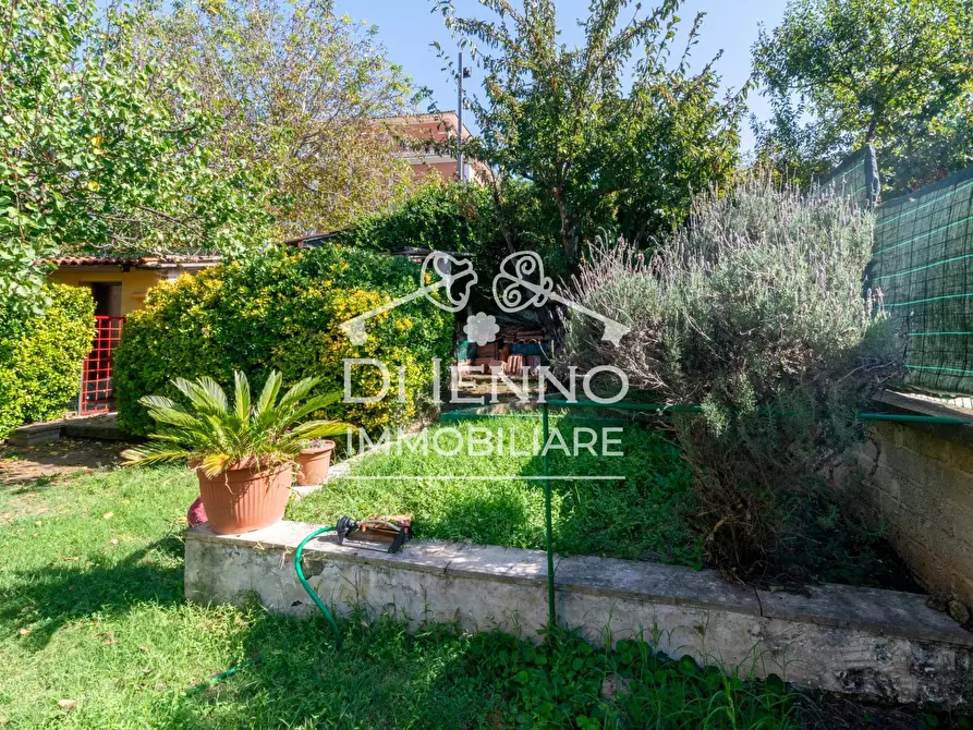 Immagine 18 di Casa trifamiliare in vendita  in Via Siziano a Roma