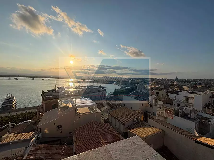 Immagine 4 di Casa trifamiliare in vendita  in Via della Amalfitania a Siracusa