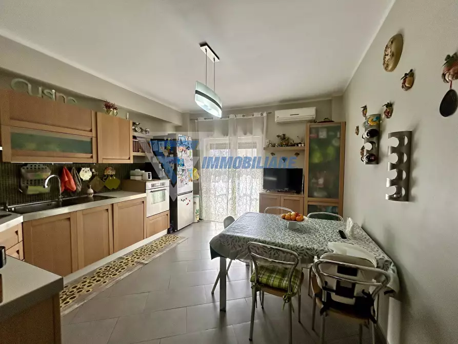 Immagine 3 di Casa trifamiliare in vendita  in Via Vincenzo Boscarino a Siracusa