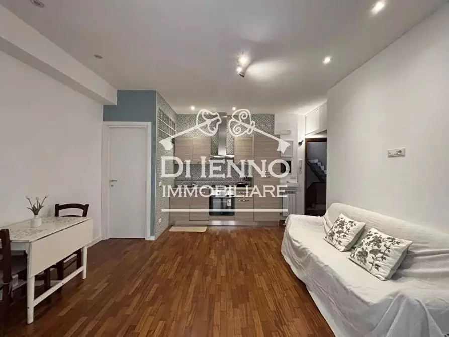 Immagine 6 di Casa trifamiliare in vendita  in Via del Trullo a Roma