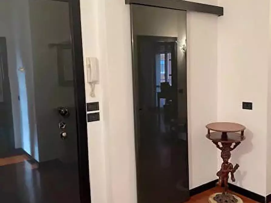 Immagine 10 di Casa trifamiliare in affitto  a Milano