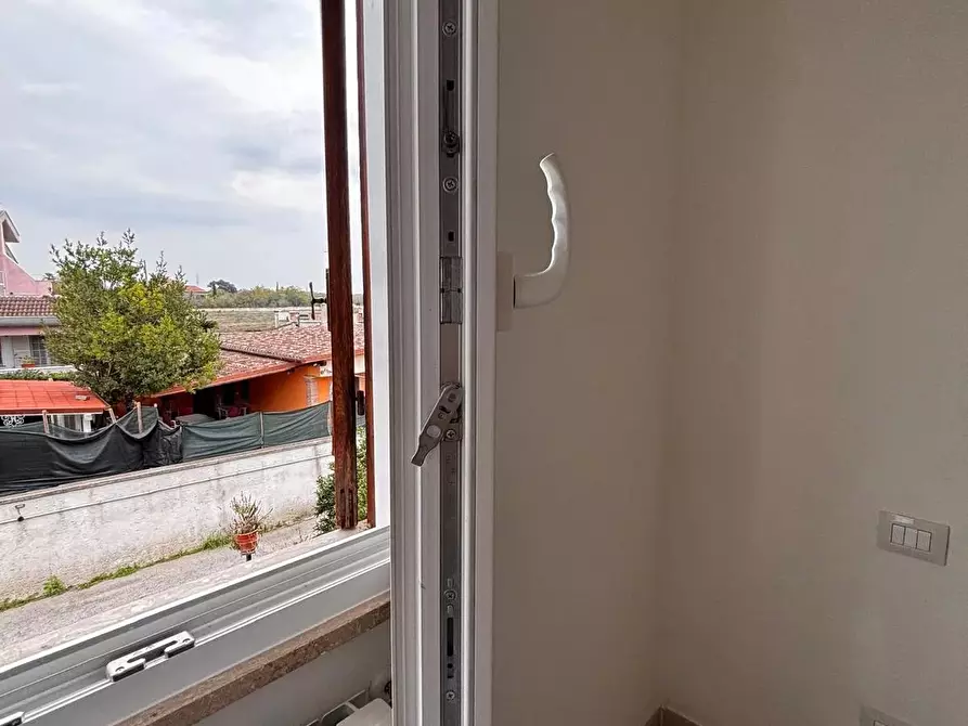 Immagine 12 di Casa trifamiliare in vendita  in Via delle Cinque Miglia a Anzio