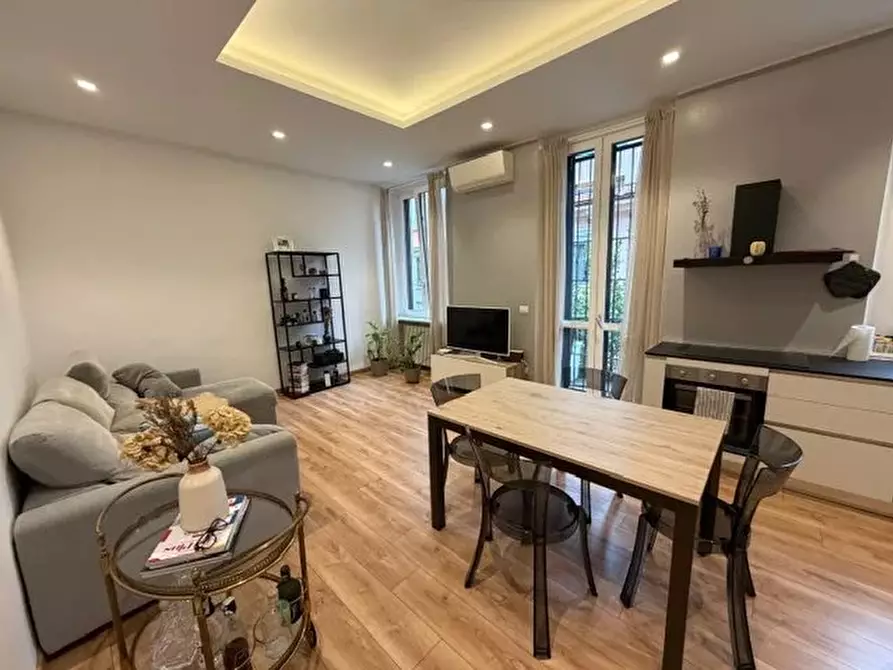 Immagine 2 di Casa trifamiliare in affitto  a Milano