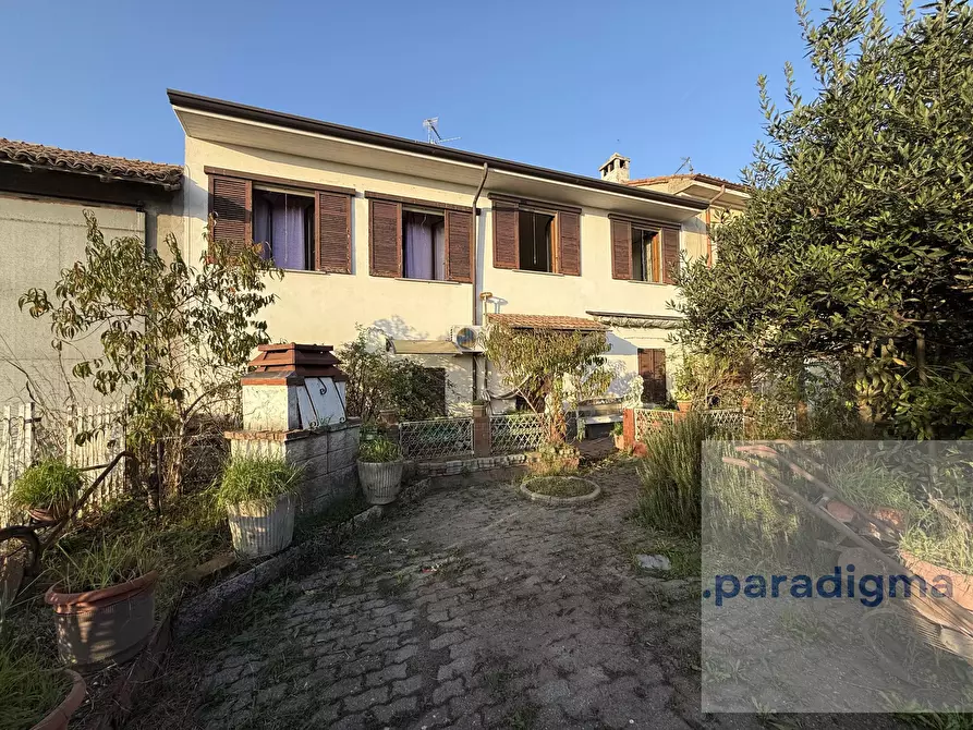 Immagine 21 di Casa trifamiliare in vendita  a Alluvioni Cambio'