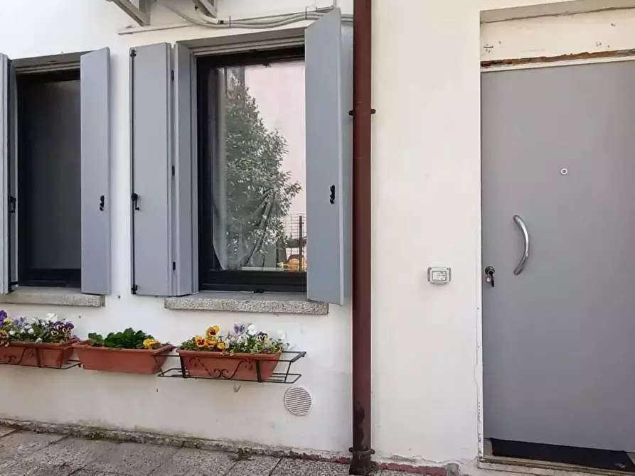 Immagine 1 di Casa trifamiliare in vendita  a Conegliano