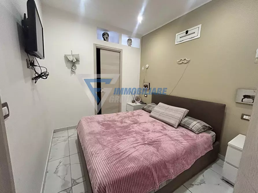 Immagine 4 di Casa trifamiliare in vendita  in Via Formide a Siracusa