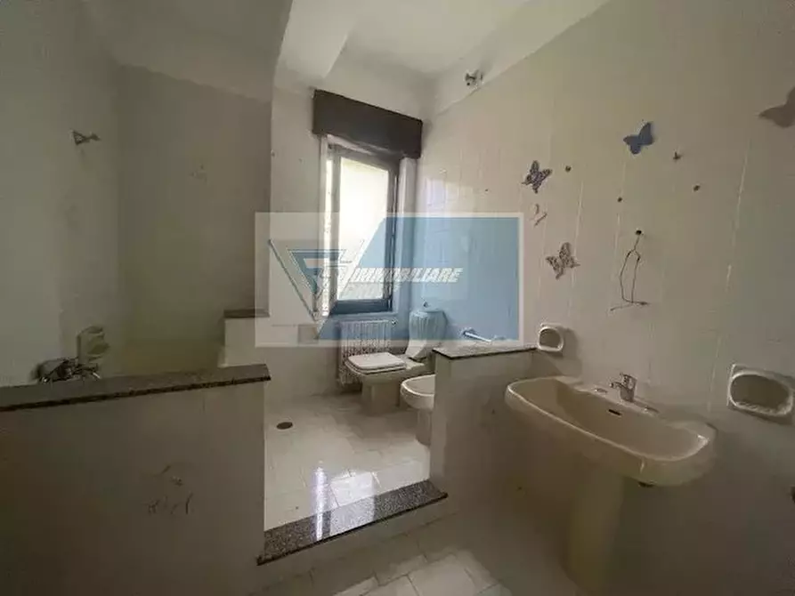 Immagine 13 di Casa trifamiliare in vendita  in Via Pirandello a Buccheri