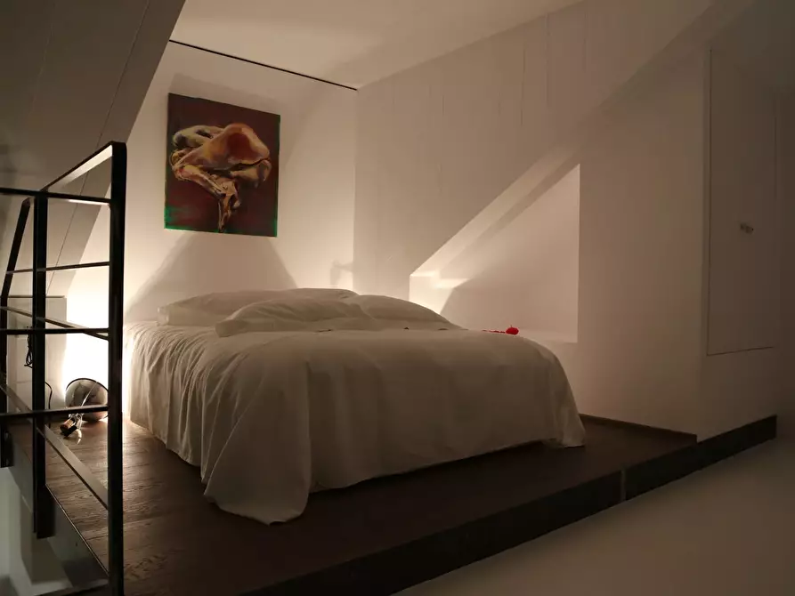 Immagine 14 di Casa trifamiliare in affitto  in PIAZZA DERGANO, 3. a Milano