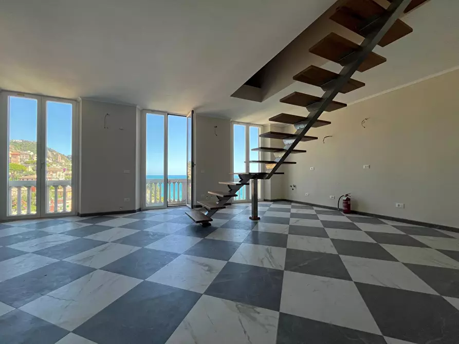 Immagine 8 di Casa trifamiliare in vendita  in Via Duchessa Canevaro a Avegno