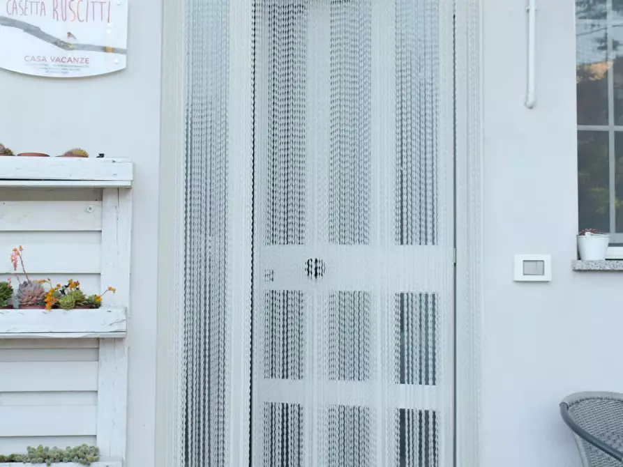 Immagine 16 di Casa trifamiliare in vendita  in Via Lanciano, 10 a Ortona