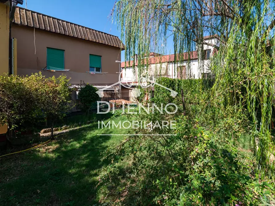 Immagine 19 di Casa trifamiliare in vendita  in Via Siziano a Roma