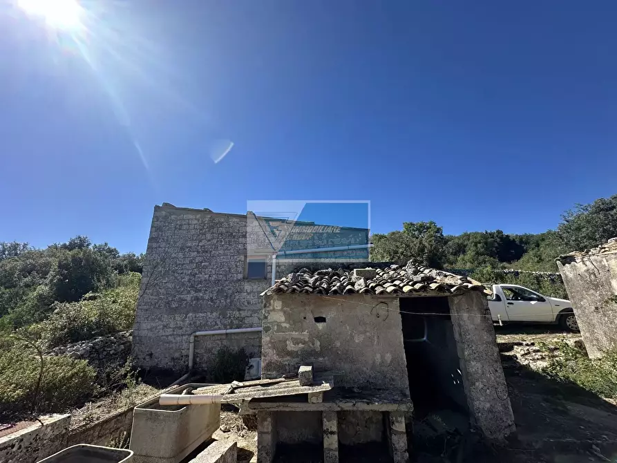 Immagine 5 di Casa trifamiliare in vendita  a Noto